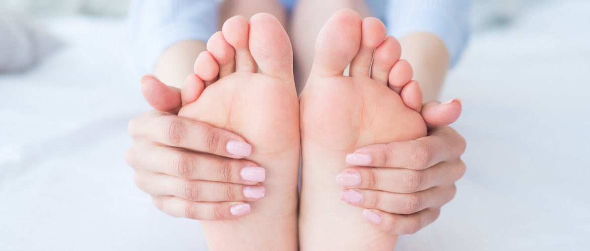 de vrouw op deze foto gebruik regelmatig een voetreflexmassage||