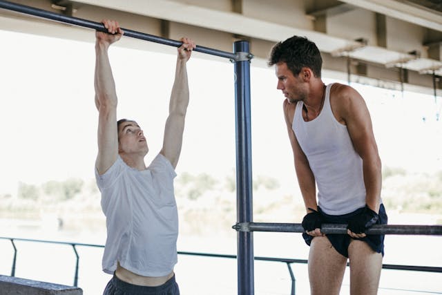 Wat is calisthenics en is het effectiever dan krachttraining